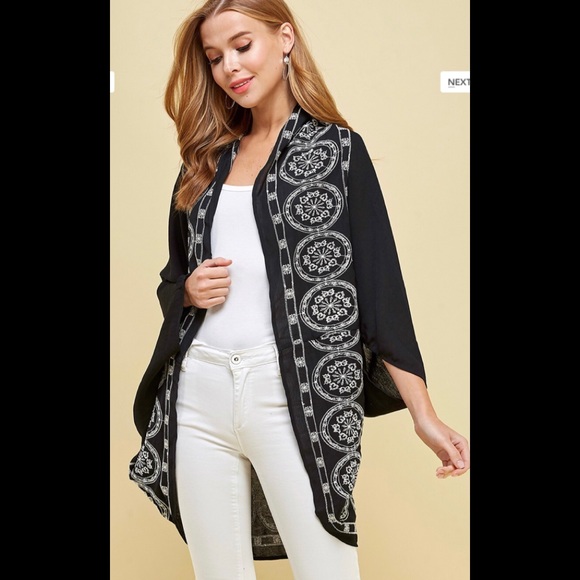 Embroidered Black and White Border Kimono - Picture 11 of 11